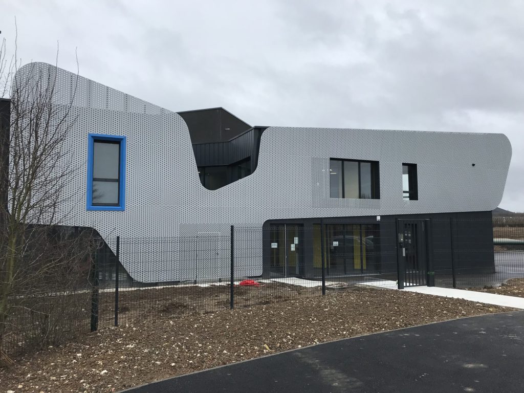 Etancheite Bitumineuse – Bardage acier perforé – Extension de l&rsquo;usine HANOVA